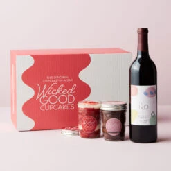 Cupcake 2-Pack & Red Blend Gift Set -Hickory Farms Elegant Shop cupcake 2 pack red blend gift set 003522 2 1