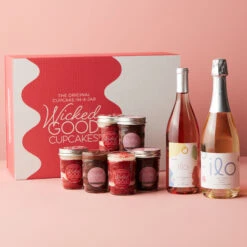 Cupcake 6-Pack & Rosé + Moscato -Hickory Farms Elegant Shop cupcake 6 pack wine gift set 003630 2 2