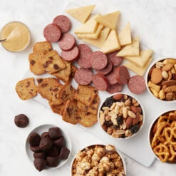 Hickory Farms Elegant Shop -Hickory Farms Elegant Shop gourmet snack gift basket 004548 2 3