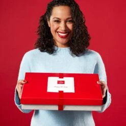 Hearty Bites & Chardonnay Gift Set -Hickory Farms Elegant Shop model alt core box