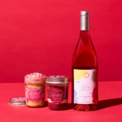 Date Night Cupcake 2-Pack & Rosé Gift Set