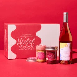 Date Night Cupcake 2-Pack & Rosé Gift Set -Hickory Farms Elegant Shop valentines day cupcake 2 pack rose gift set 003741 3