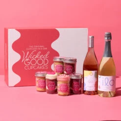 Sweetheart Cupcake 6-Pack & Rosé + Moscato Gift Set -Hickory Farms Elegant Shop valentines day cupcake 6 pack rose moscato gift set 003745 3